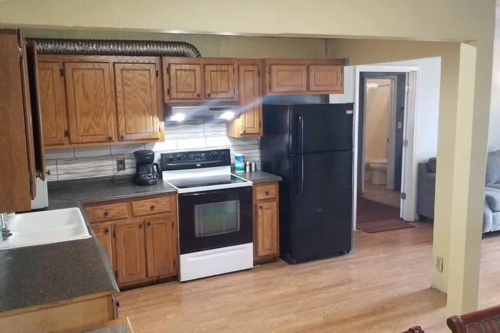 Hotel 5 Beds & 3 Baths Sleeps 11 Hotel Room Suite 102 Booking Stillwater Exterior foto
