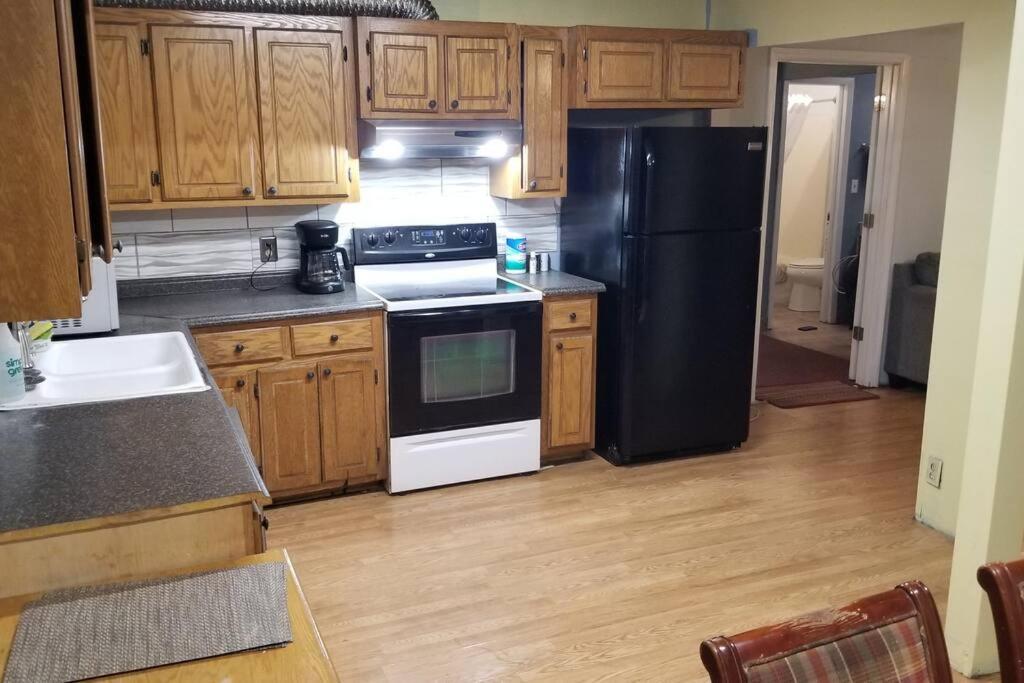Hotel 5 Beds & 3 Baths Sleeps 11 Hotel Room Suite 102 Booking Stillwater Exterior foto